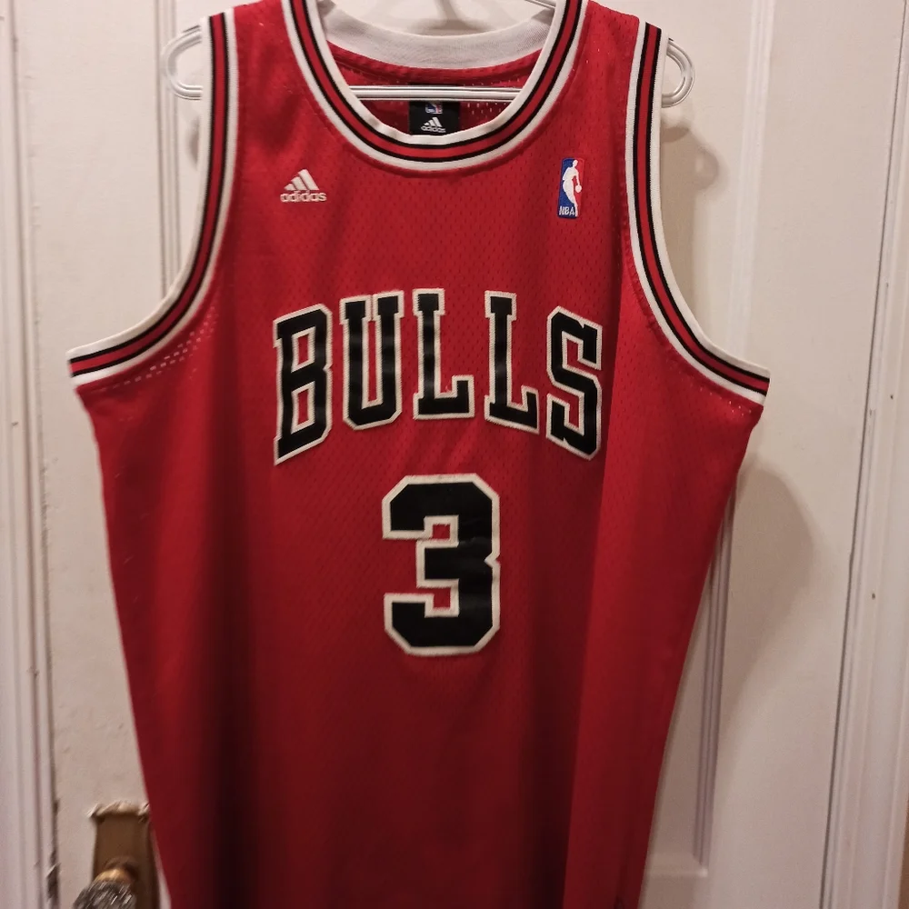 Adidas NBA Chicago bulls jersey. Size large - Picture 2 of 10